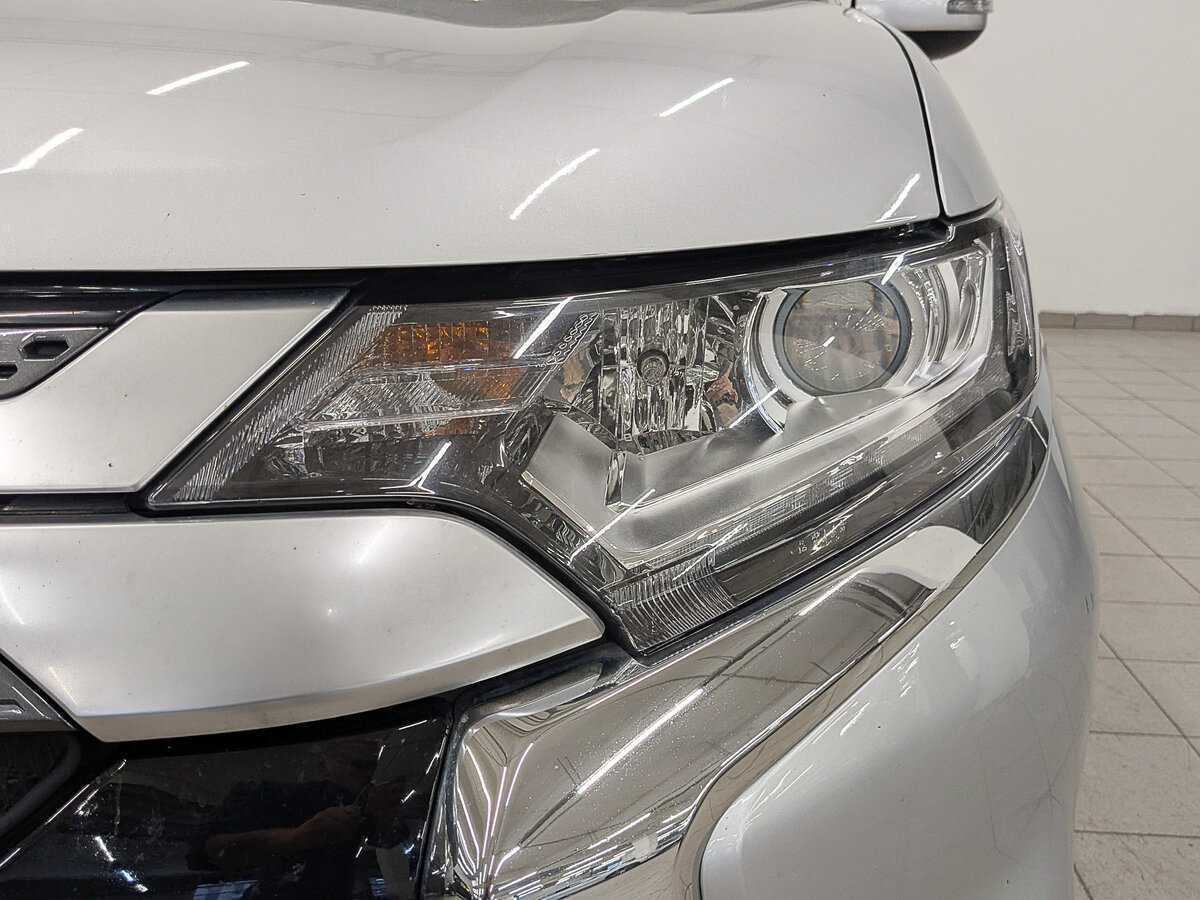 Mitsubishi Outlander б/у, 2020, Вариатор. Фото: #10