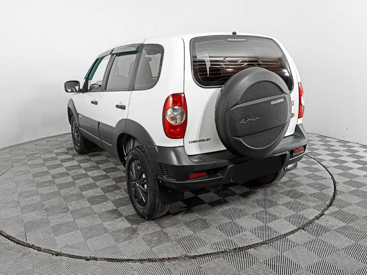 Chevrolet Niva б/у, 2015, Механическая. Фото: #5
