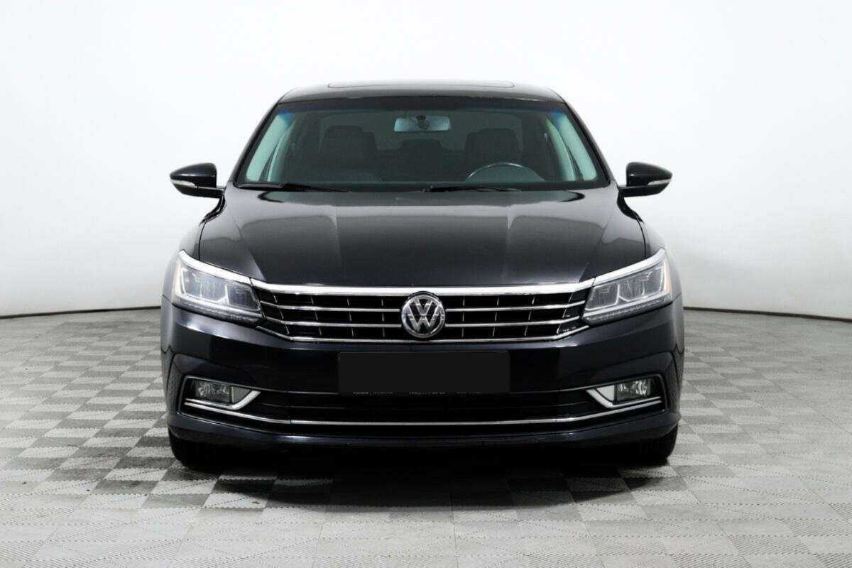Volkswagen Passat б/у, 2017, Роботизированная. Фото: #1