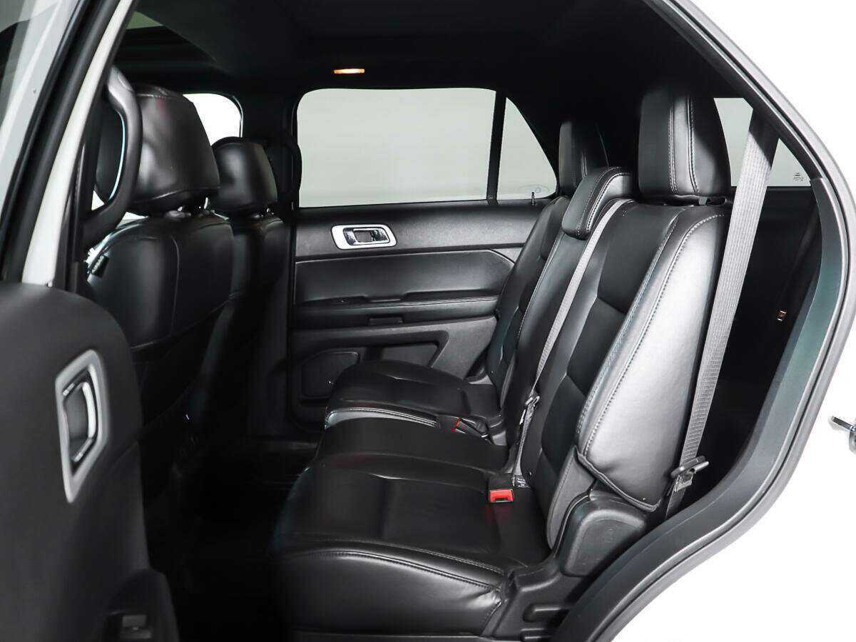 Ford Explorer б/у, 2012, Автоматическая. Фото: #9
