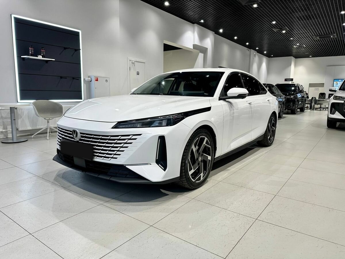 Changan Lamore б/у, 2023, Роботизированная. Посмотреть фото