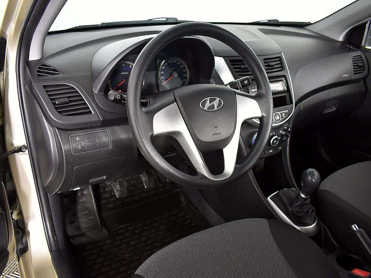 Hyundai Solaris б/у, 2014, Механическая. Фото: #6
