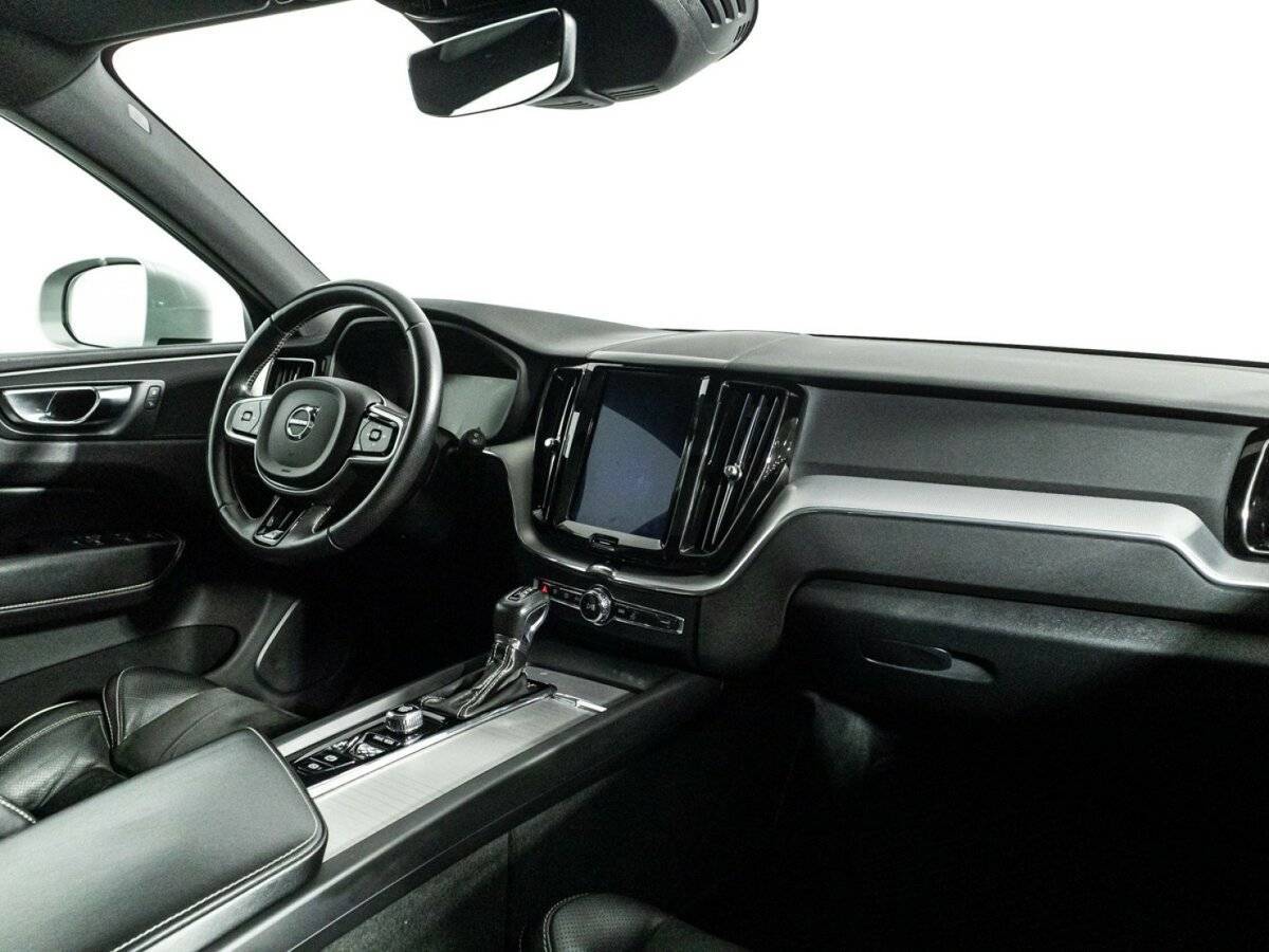 Volvo XC60 б/у, 2018, Автоматическая. Фото: #8