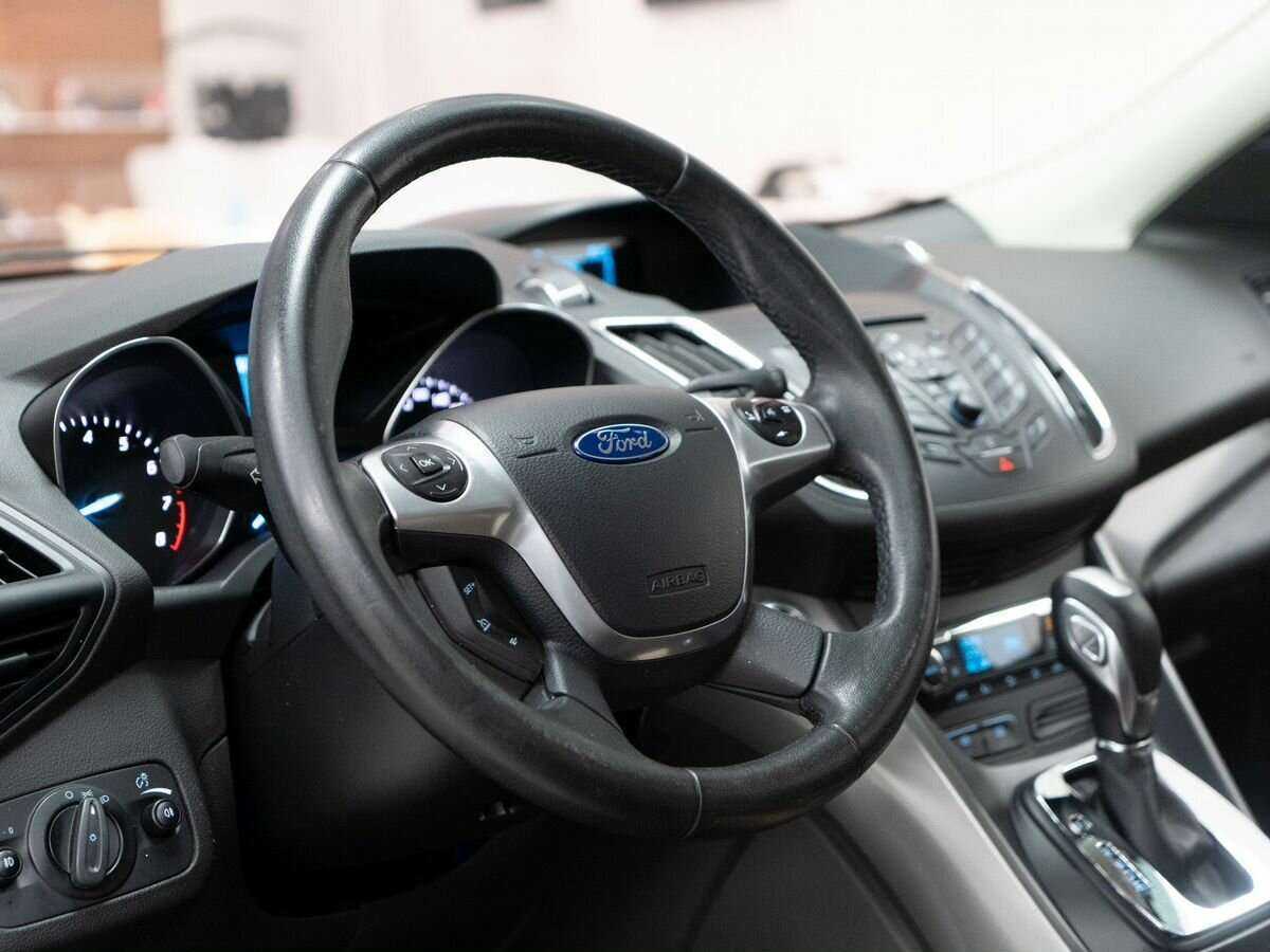 Ford Kuga б/у, 2015, Автоматическая. Фото: #4