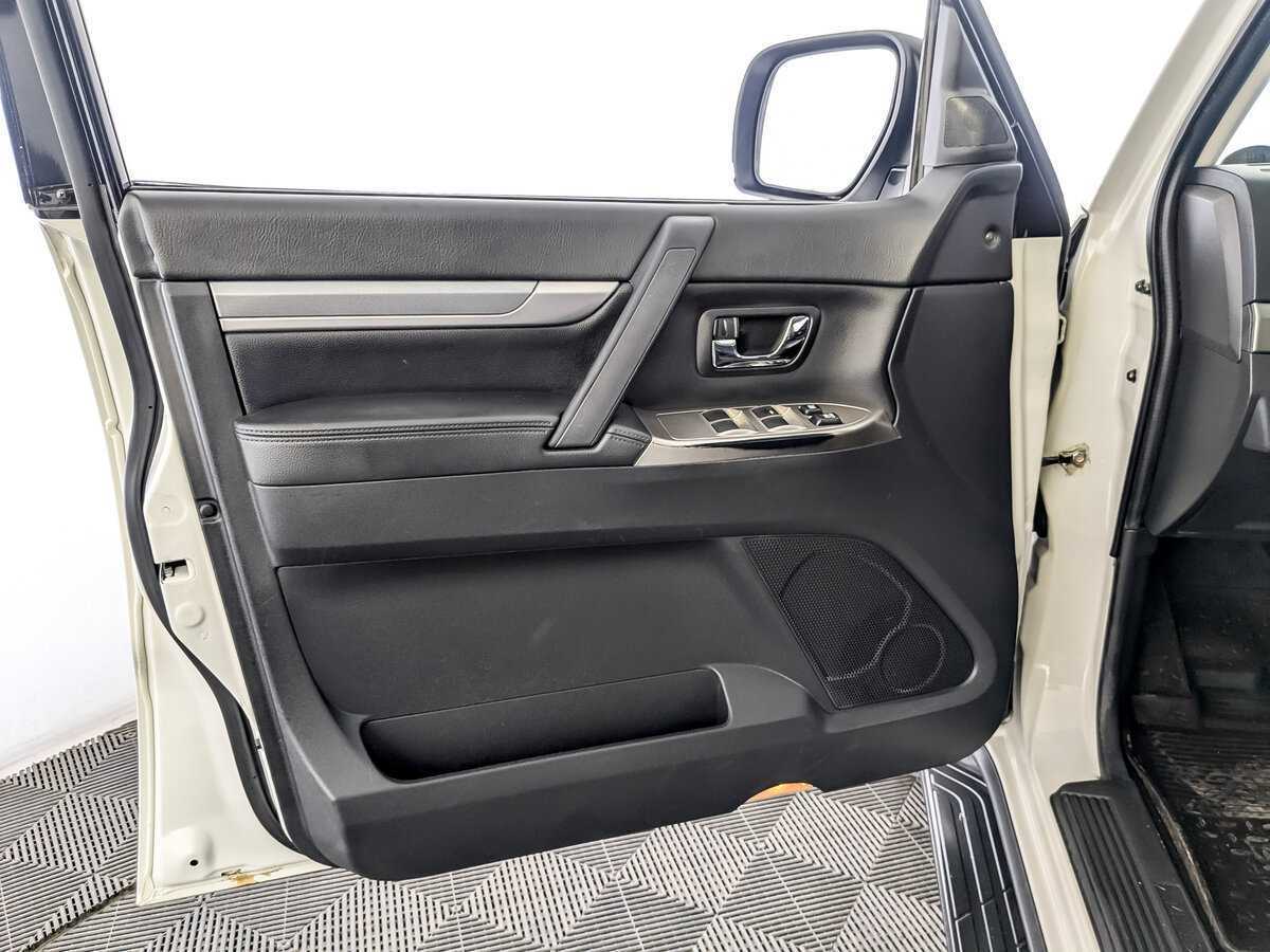 Mitsubishi Pajero б/у, 2019, Автоматическая. Фото: #18