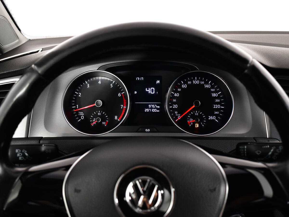 Volkswagen Golf б/у, 2013, Механическая. Фото: #10