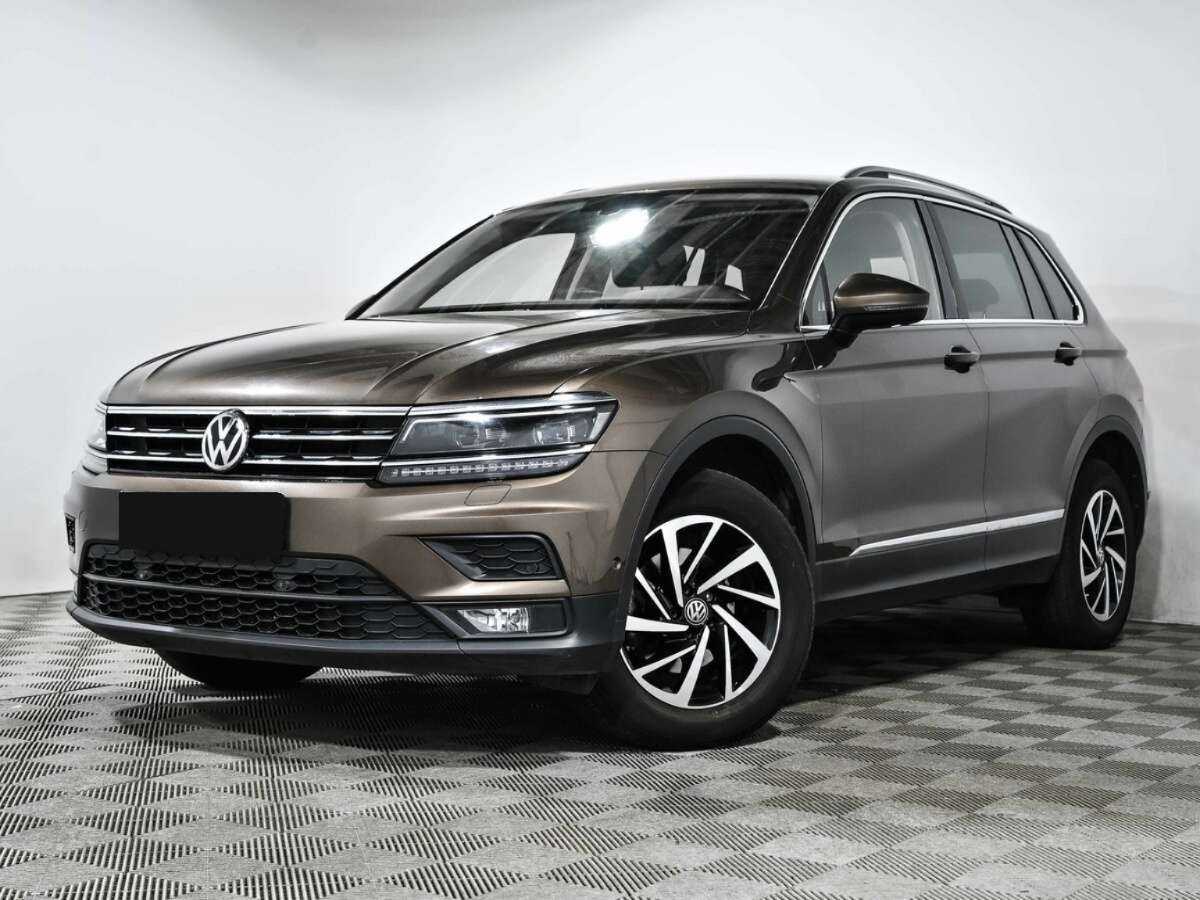 Volkswagen Tiguan б/у, 2018, Роботизированная. Посмотреть фото