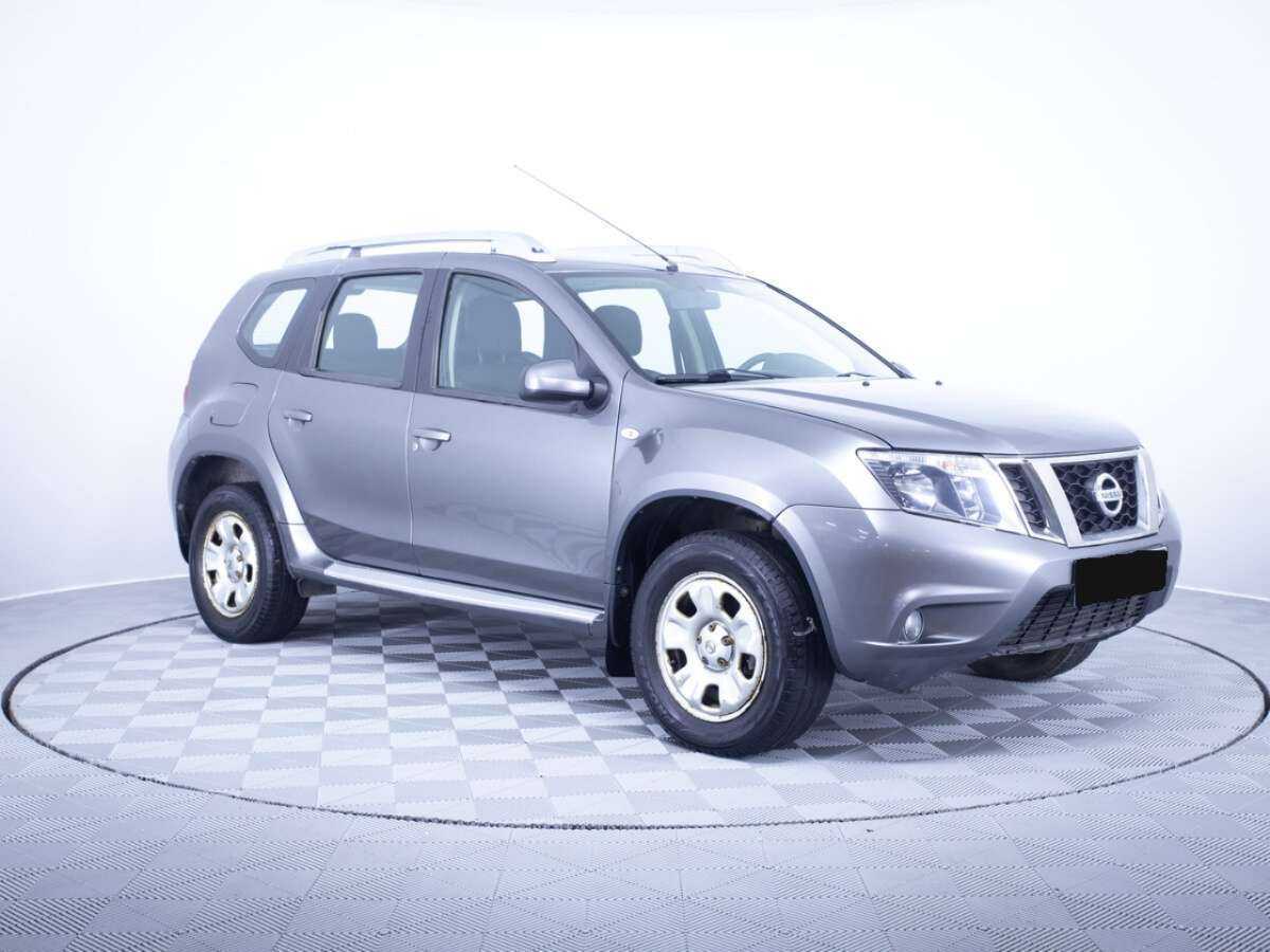 Nissan Terrano б/у, 2015, Механическая. Фото: #2