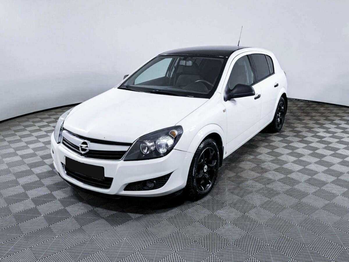 Opel Astra б/у, 2012, Механическая. Фото: #0