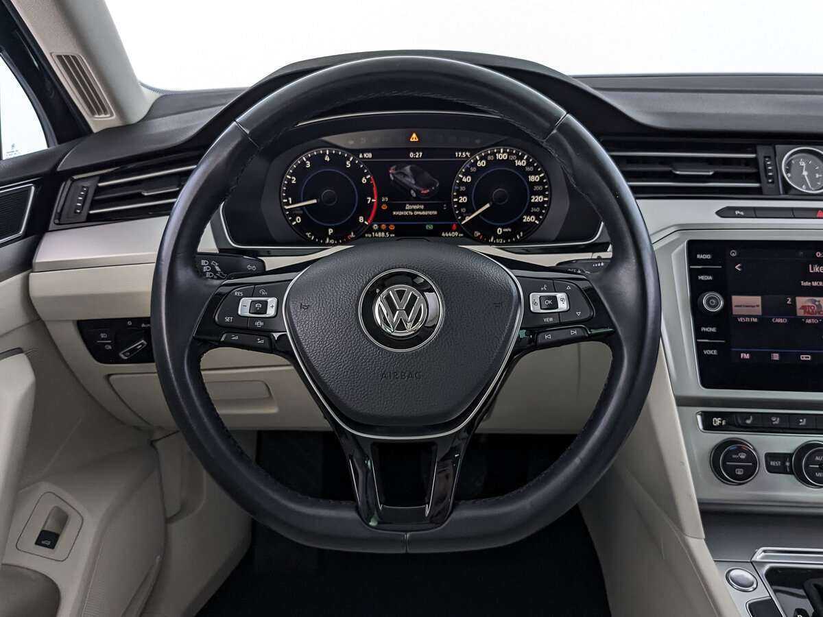 Volkswagen Passat б/у, 2018, Роботизированная. Фото: #17