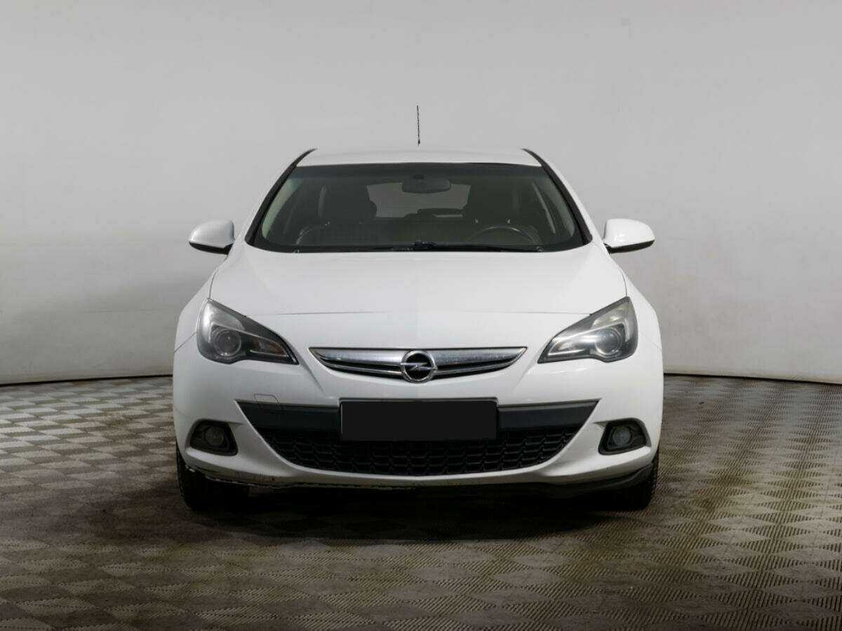 Opel Astra б/у, 2012, Механическая. Фото: #1