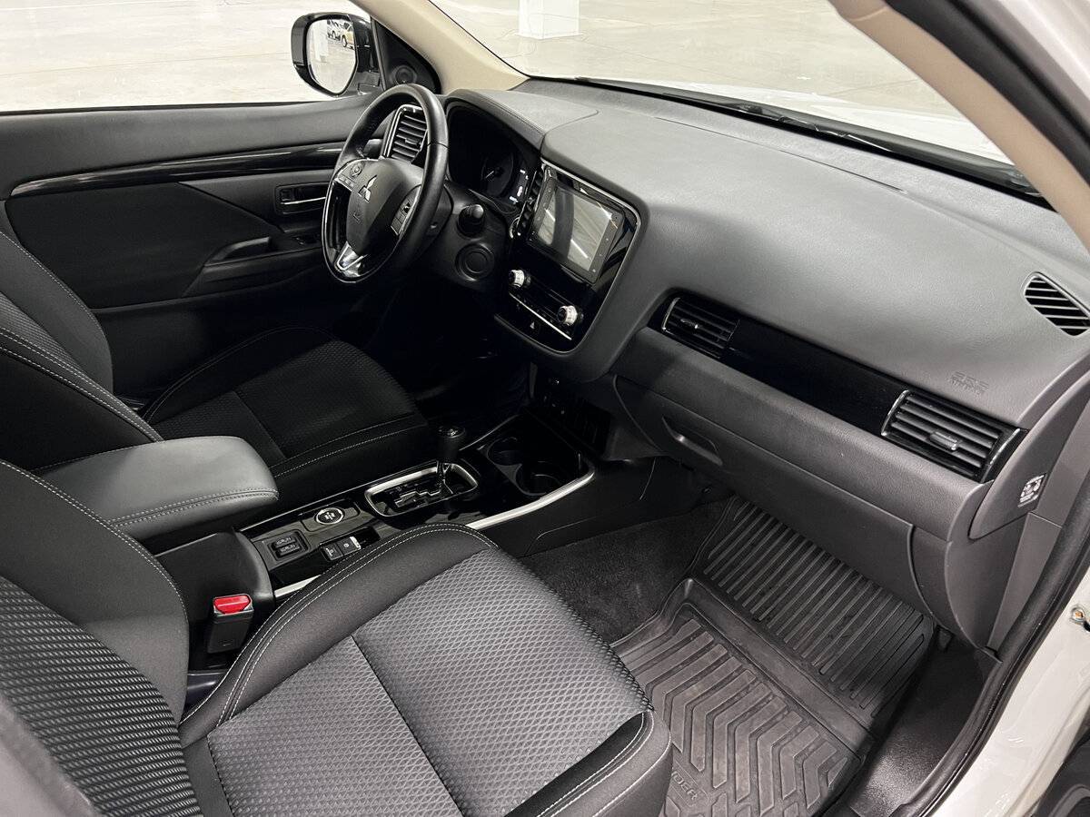 Mitsubishi Outlander б/у, 2021, Вариатор. Фото: #10