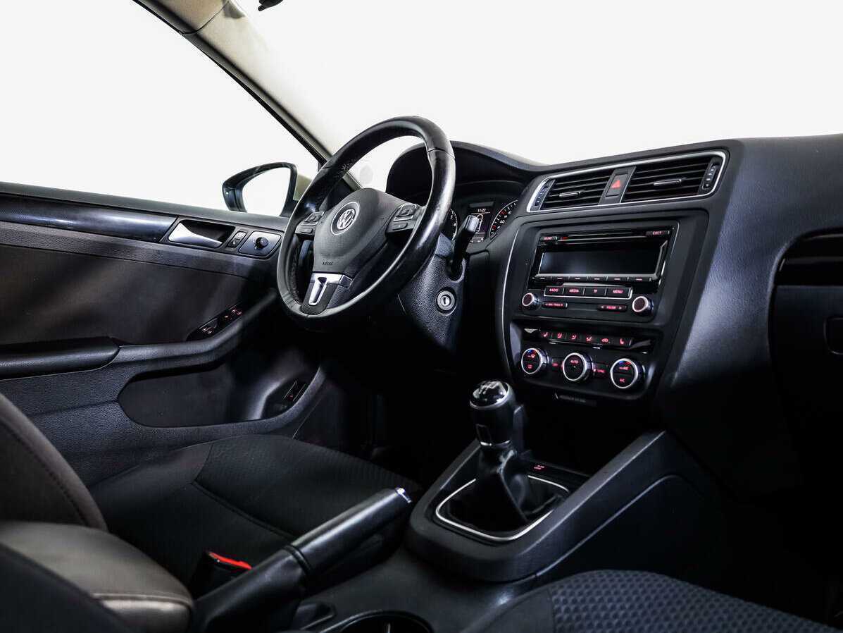 Volkswagen Jetta б/у, 2012, Механическая. Фото: #7