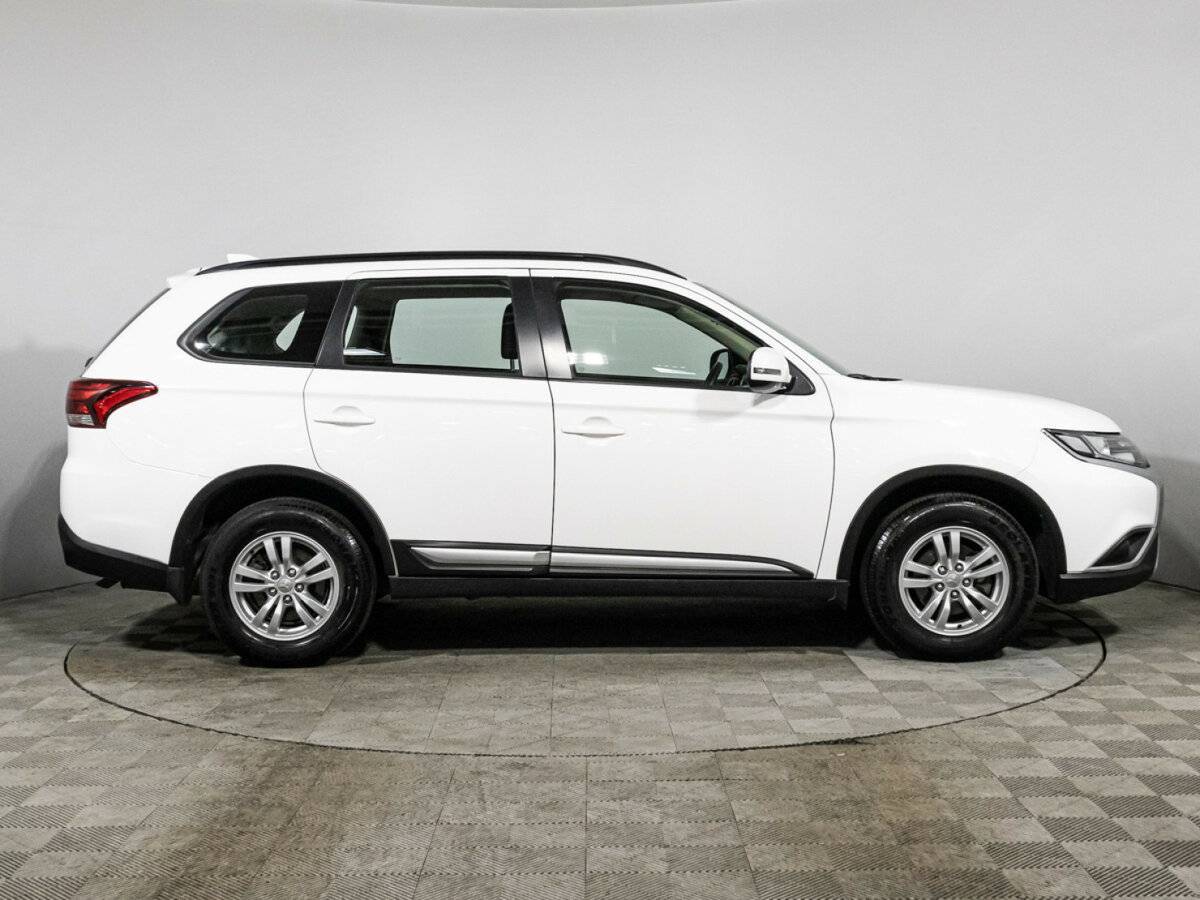 Mitsubishi Outlander б/у, 2022, Вариатор. Фото: #3