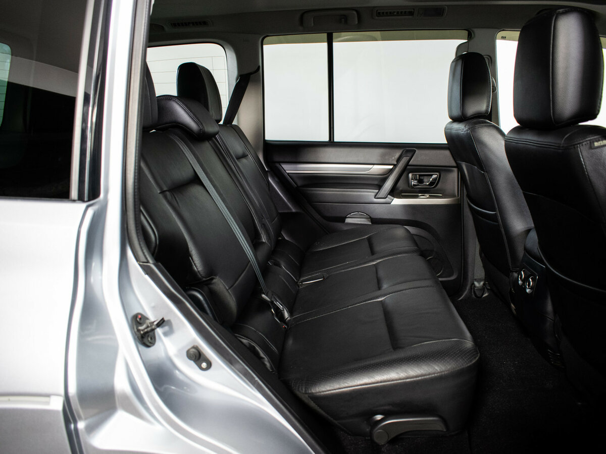 Mitsubishi Pajero б/у, 2012, Автоматическая. Фото: #8