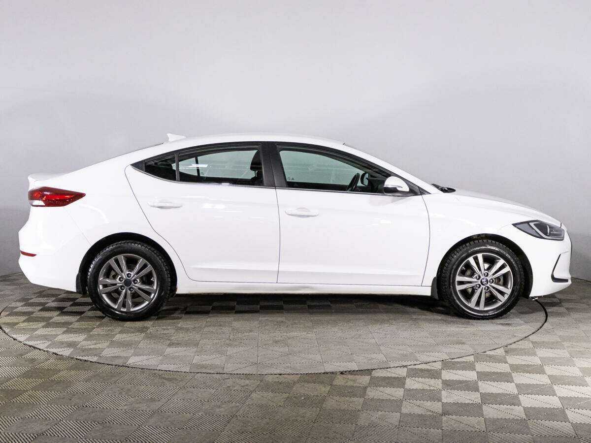 Hyundai Elantra б/у, 2017, Автоматическая. Фото: #3