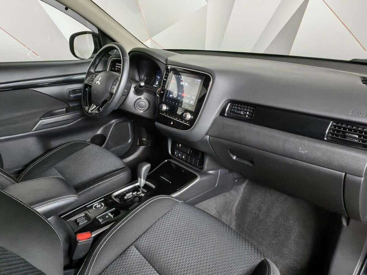 Mitsubishi Outlander б/у, 2022, Вариатор. Фото: #6