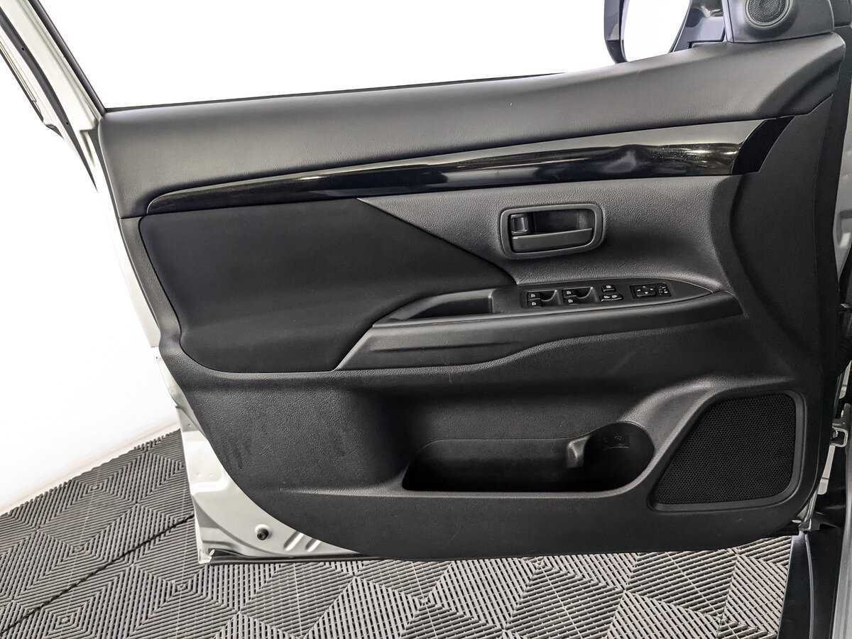 Mitsubishi Outlander б/у, 2019, Вариатор. Фото: #18