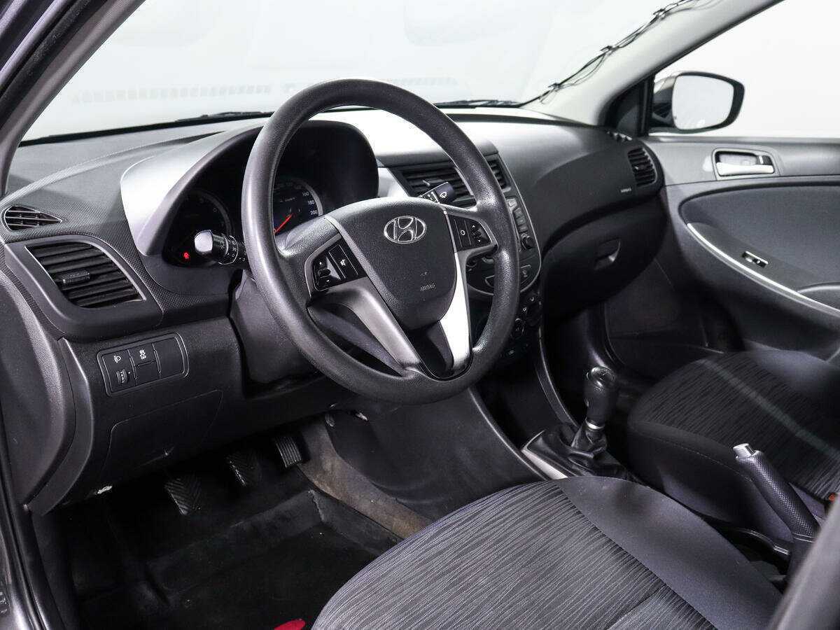 Hyundai Solaris б/у, 2016, Механическая. Фото: #13
