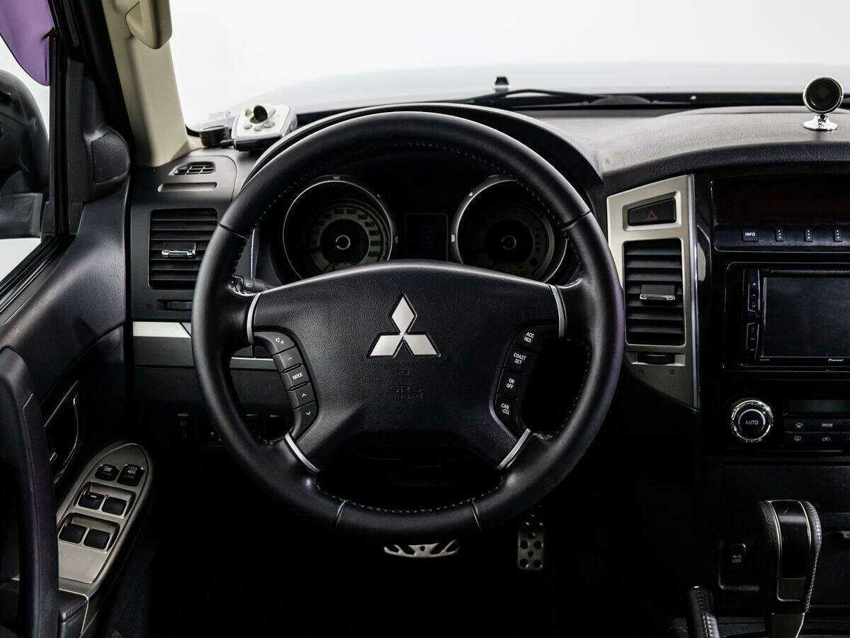 Mitsubishi Pajero б/у, 2015, Автоматическая. Фото: #13