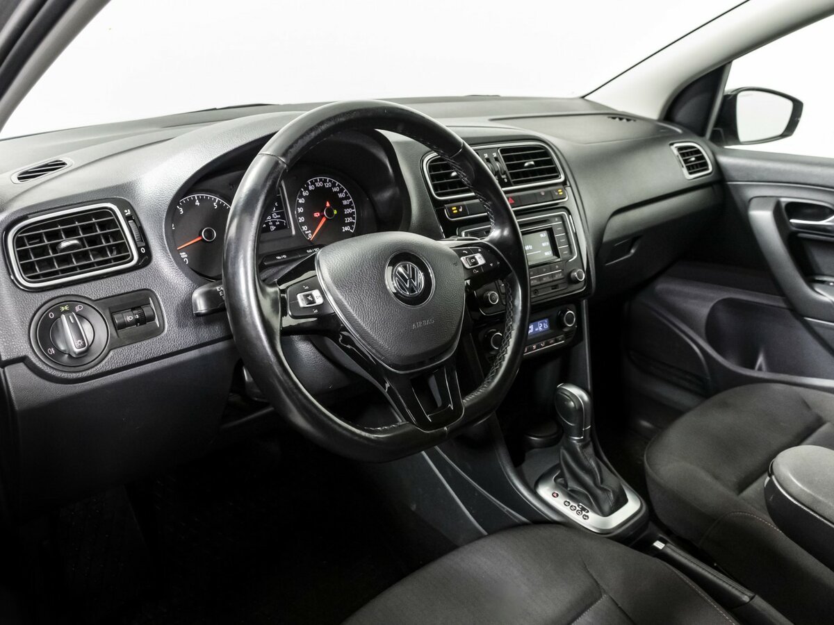 Volkswagen Polo б/у, 2018, Автоматическая. Фото: #9
