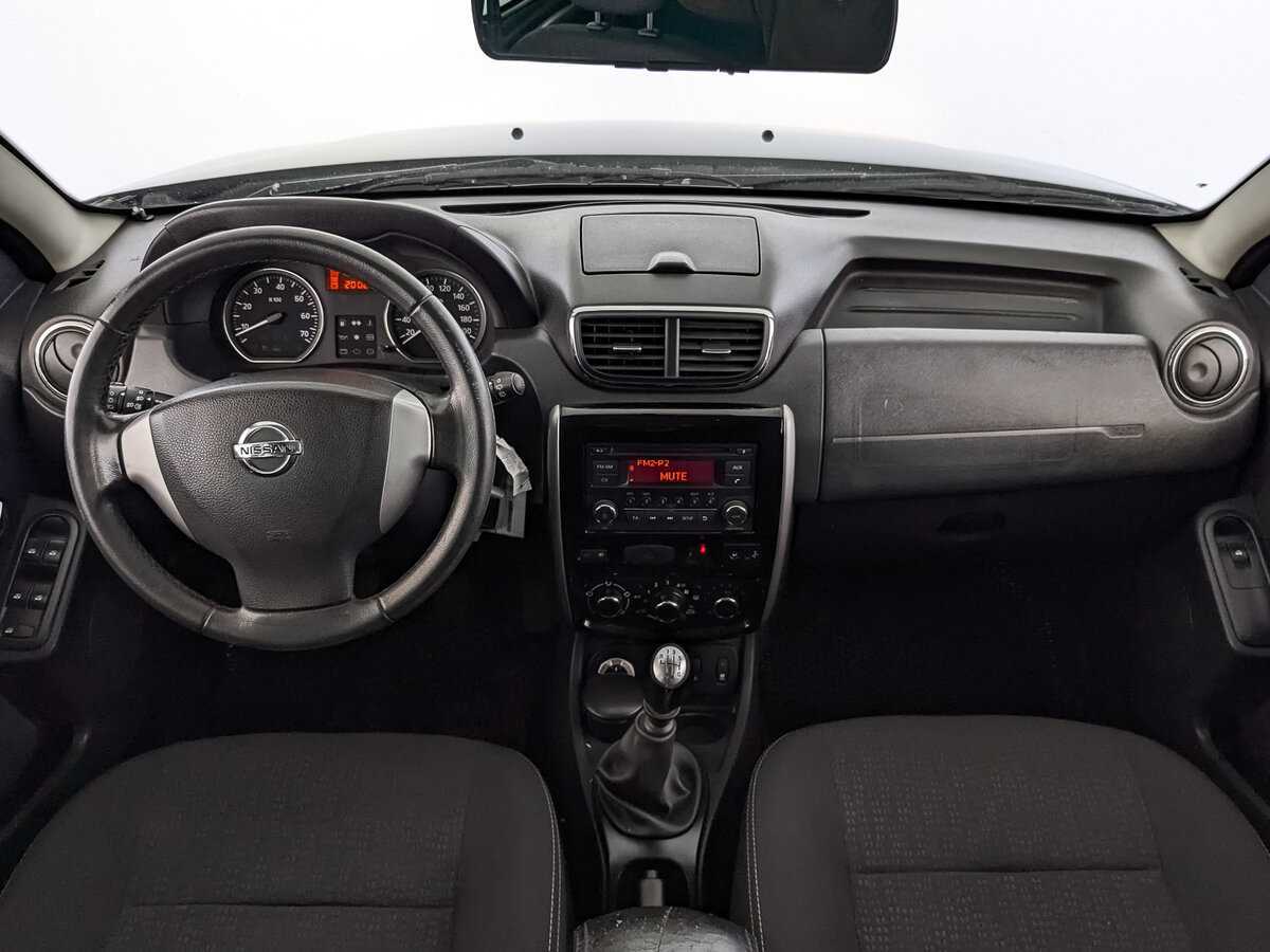 Nissan Terrano б/у, 2015, Механическая. Фото: #11