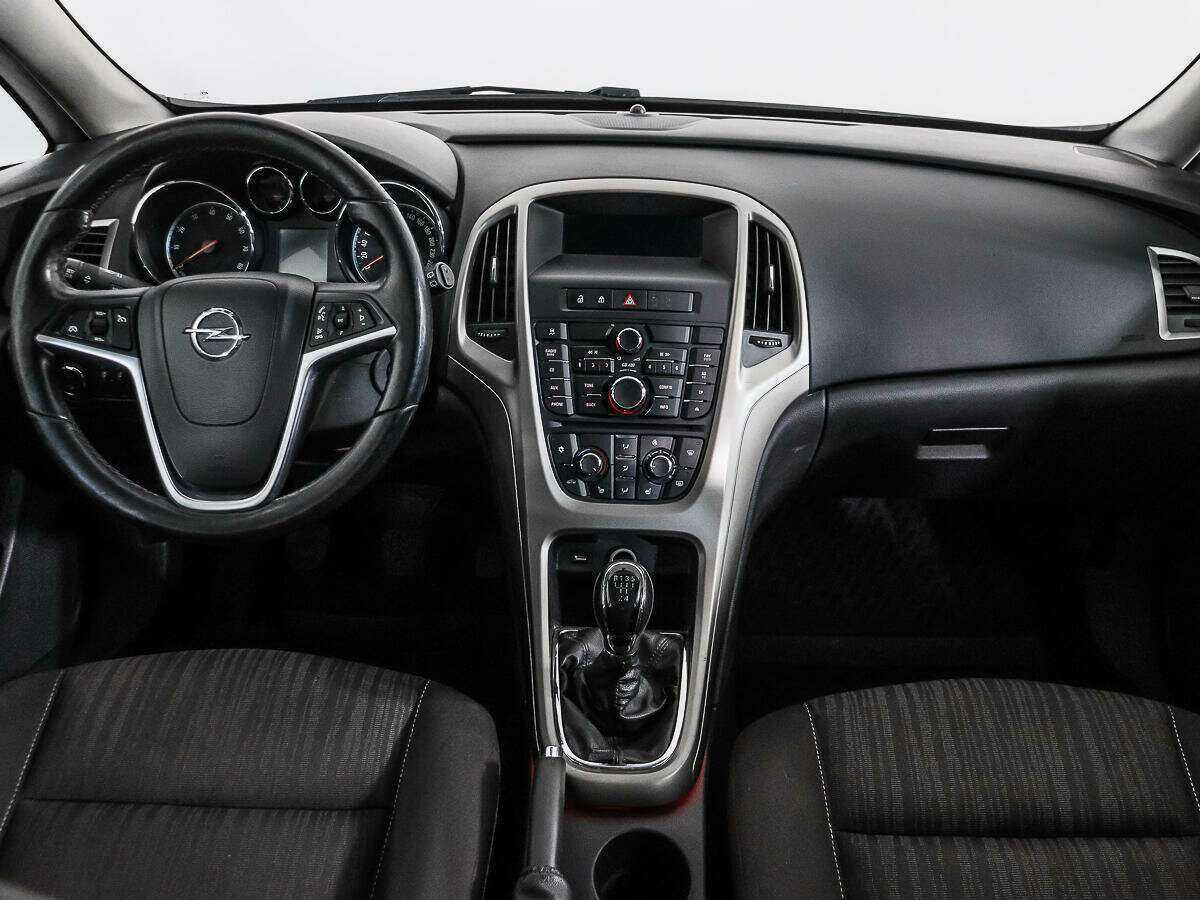 Opel Astra б/у, 2012, Механическая. Фото: #11