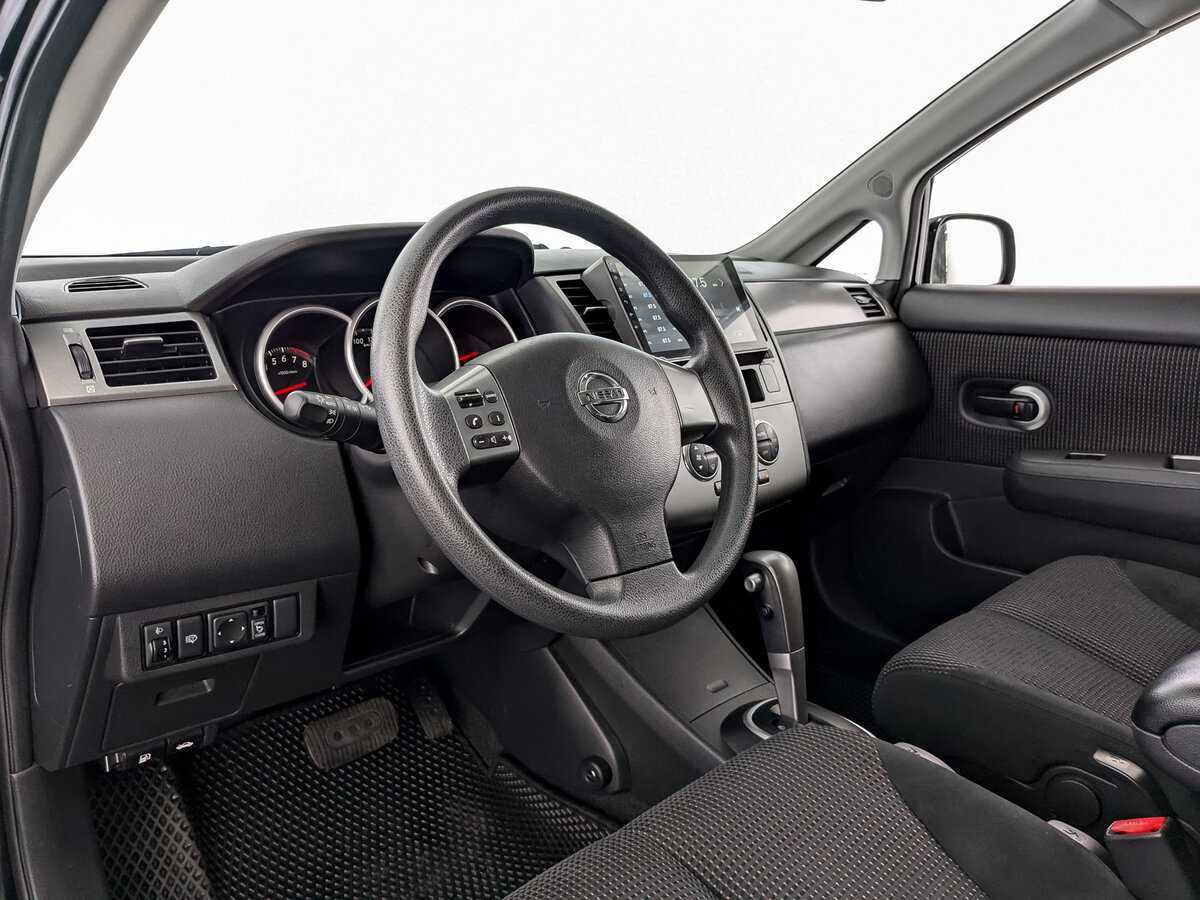 Nissan Tiida б/у, 2013, Автоматическая. Фото: #13