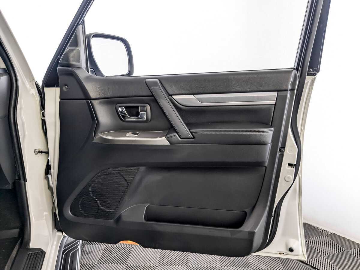 Mitsubishi Pajero б/у, 2019, Автоматическая. Фото: #24