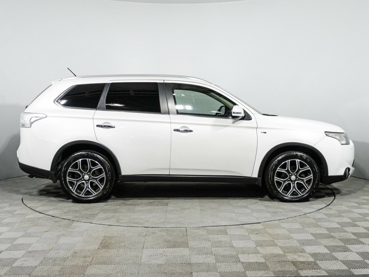 Mitsubishi Outlander б/у, 2014, Автоматическая. Фото: #3