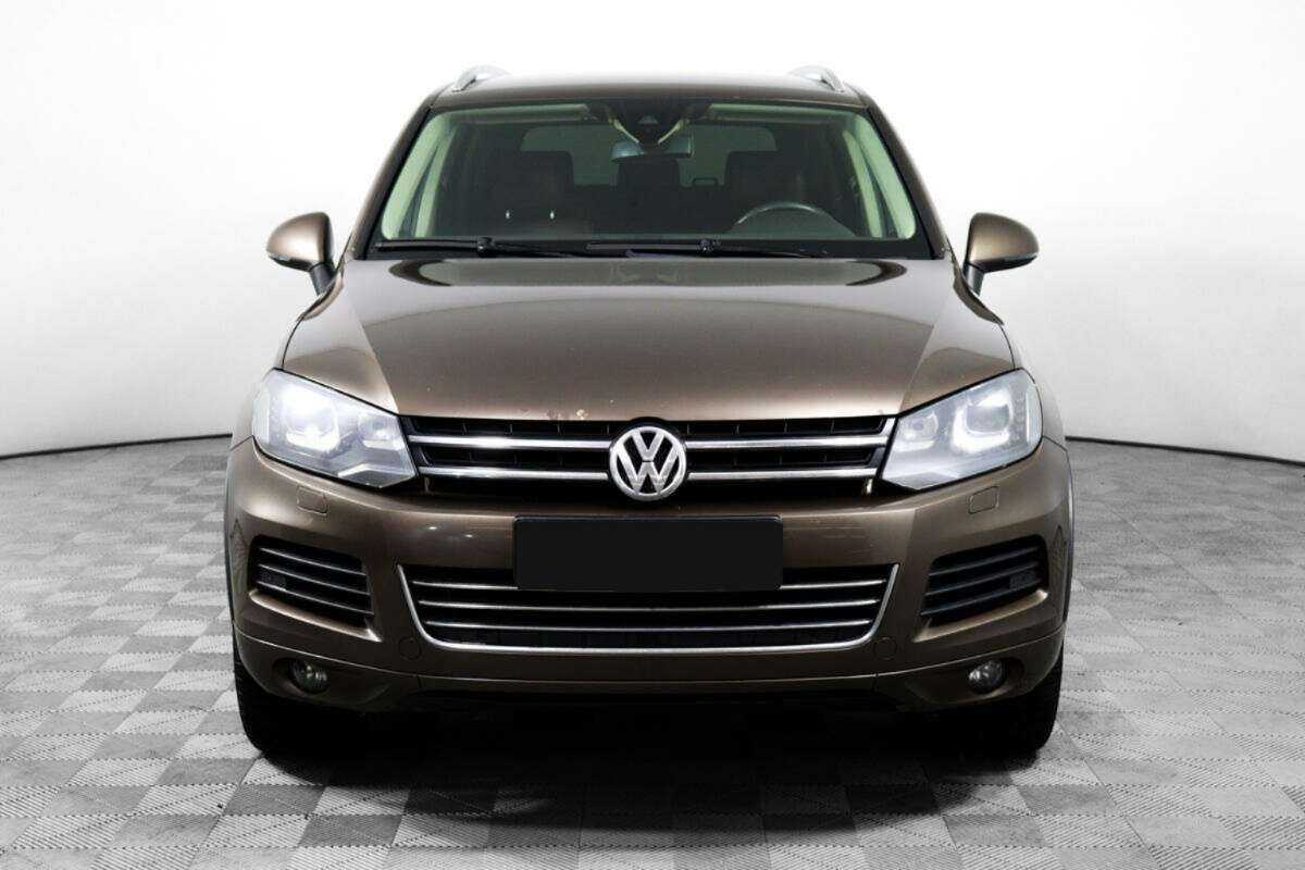 Volkswagen Touareg б/у, 2012, Автоматическая. Фото: #1
