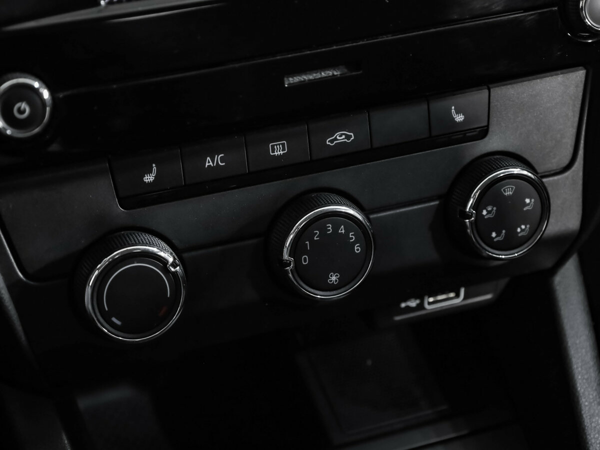 Skoda Octavia б/у, 2018, Механическая. Фото: #10