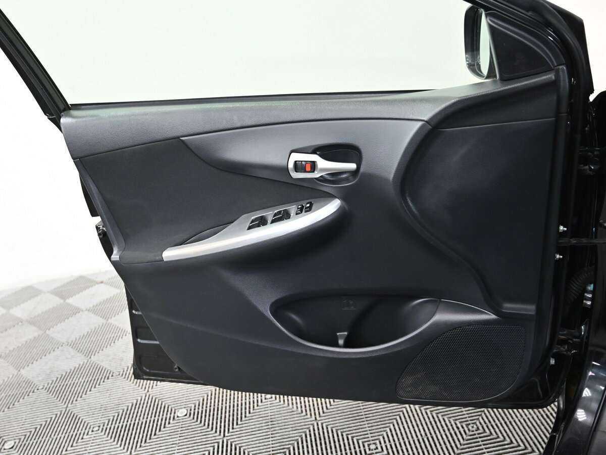 Toyota Corolla б/у, 2013, Автоматическая. Фото: #6