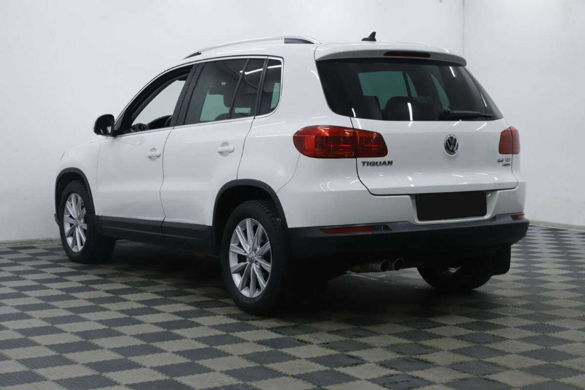 Volkswagen Tiguan б/у, 2015, Автоматическая. Фото: #1