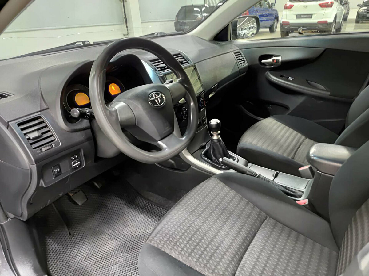 Toyota Corolla б/у, 2012, Механическая. Фото: #15
