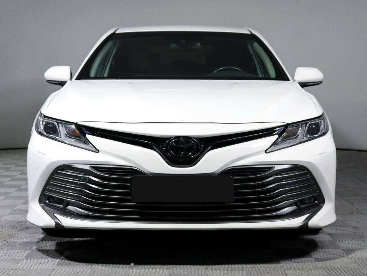 Toyota Camry б/у, 2018, Автоматическая. Фото: #1