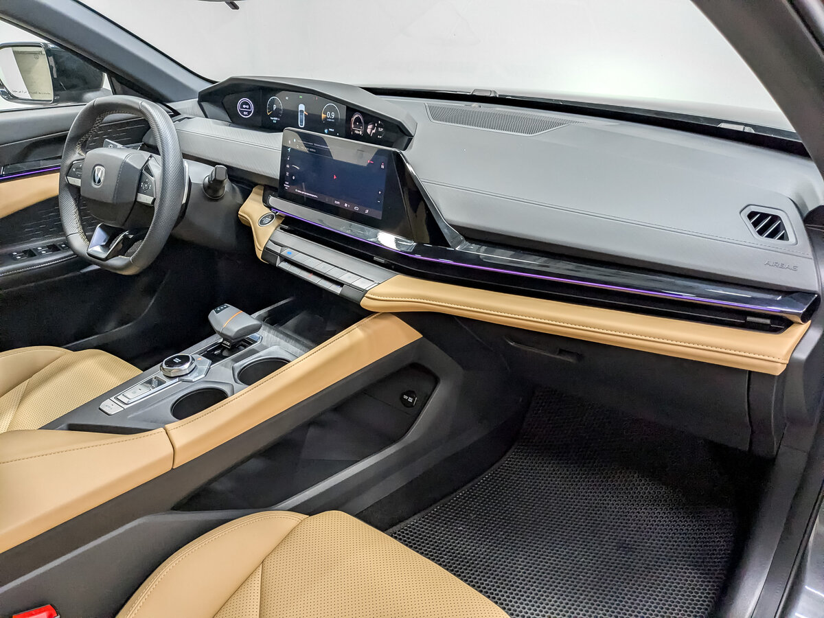 Changan UNI-V б/у, 2022, Роботизированная. Фото: #10