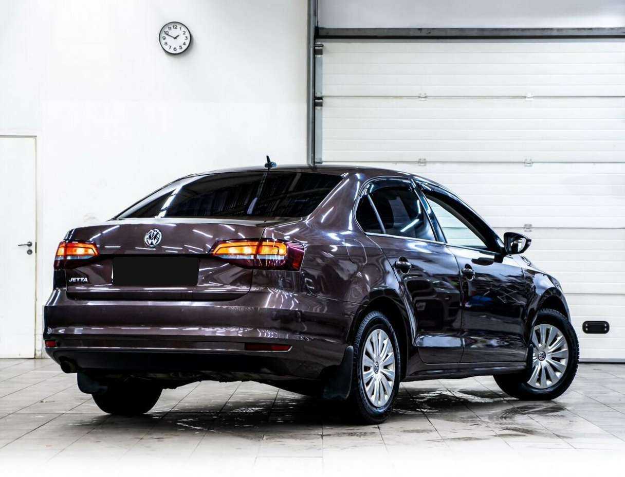 Volkswagen Jetta б/у, 2016, Механическая. Фото: #2
