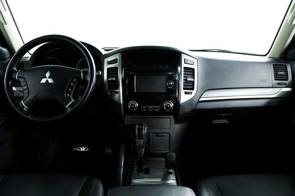 Mitsubishi Pajero б/у, 2018, Автоматическая. Фото: #10
