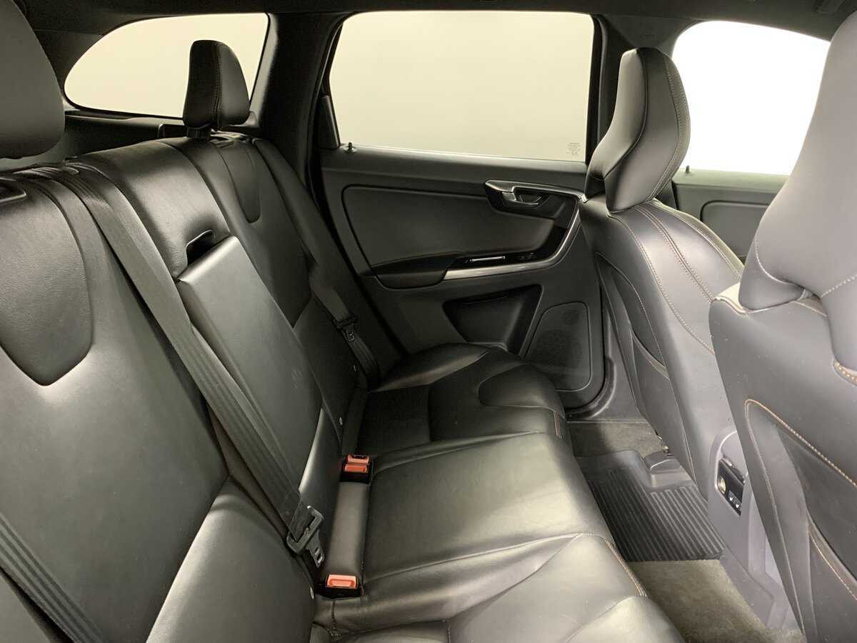 Volvo XC60 б/у, 2016, Автоматическая. Фото: #17