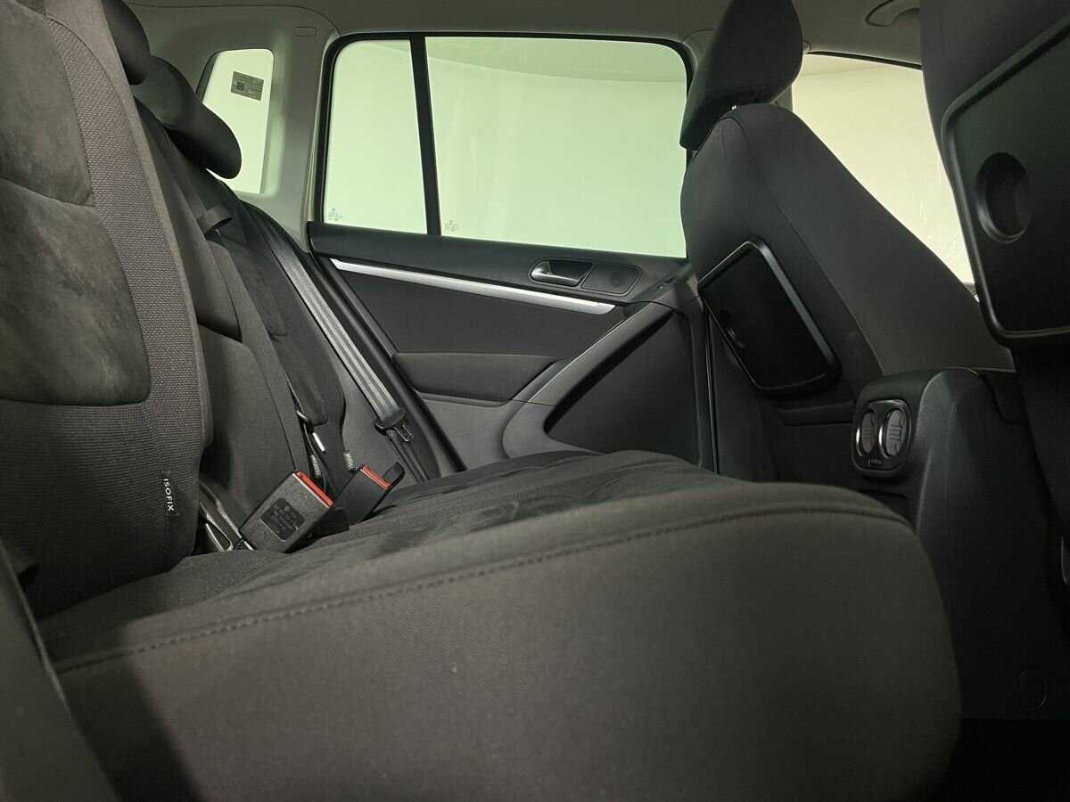 Volkswagen Tiguan б/у, 2012, Автоматическая. Фото: #15
