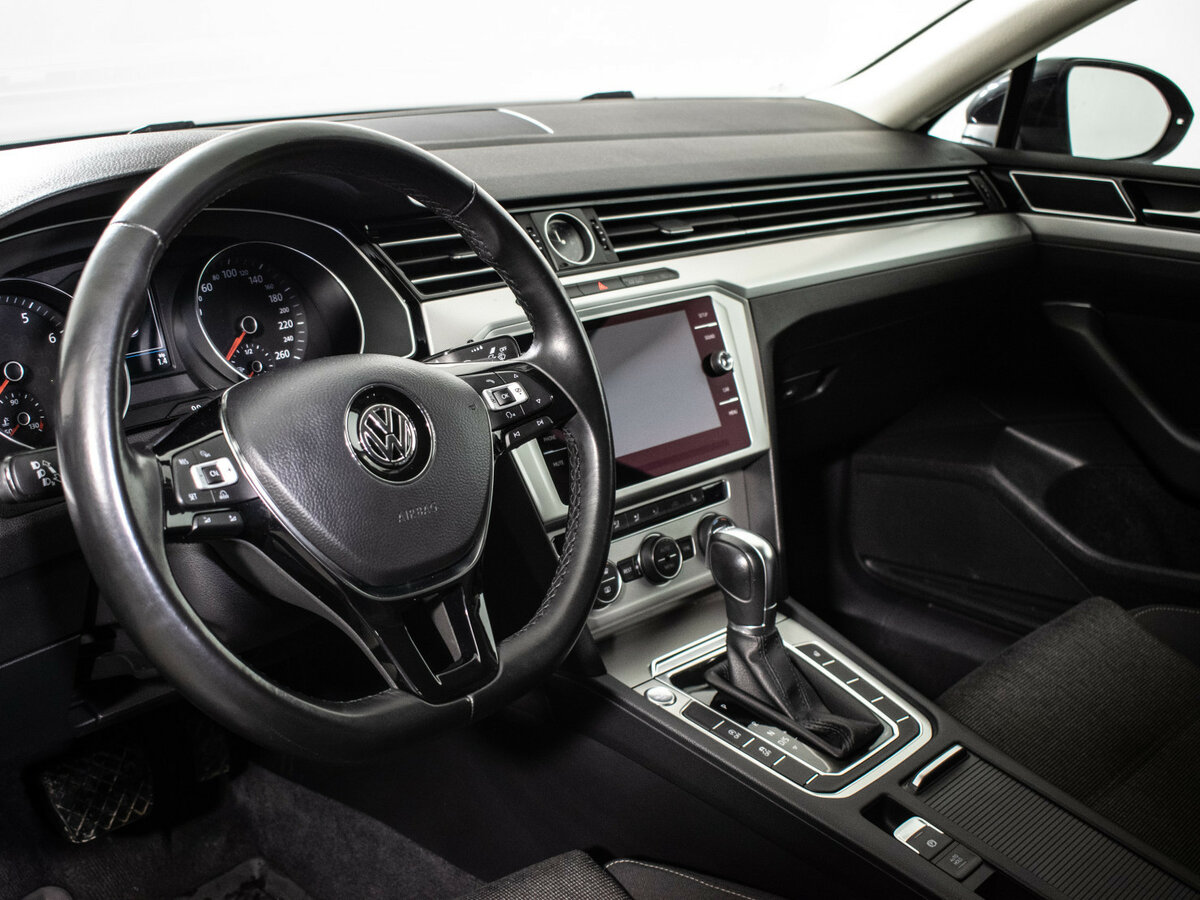 Volkswagen Passat б/у, 2017, Роботизированная. Фото: #14