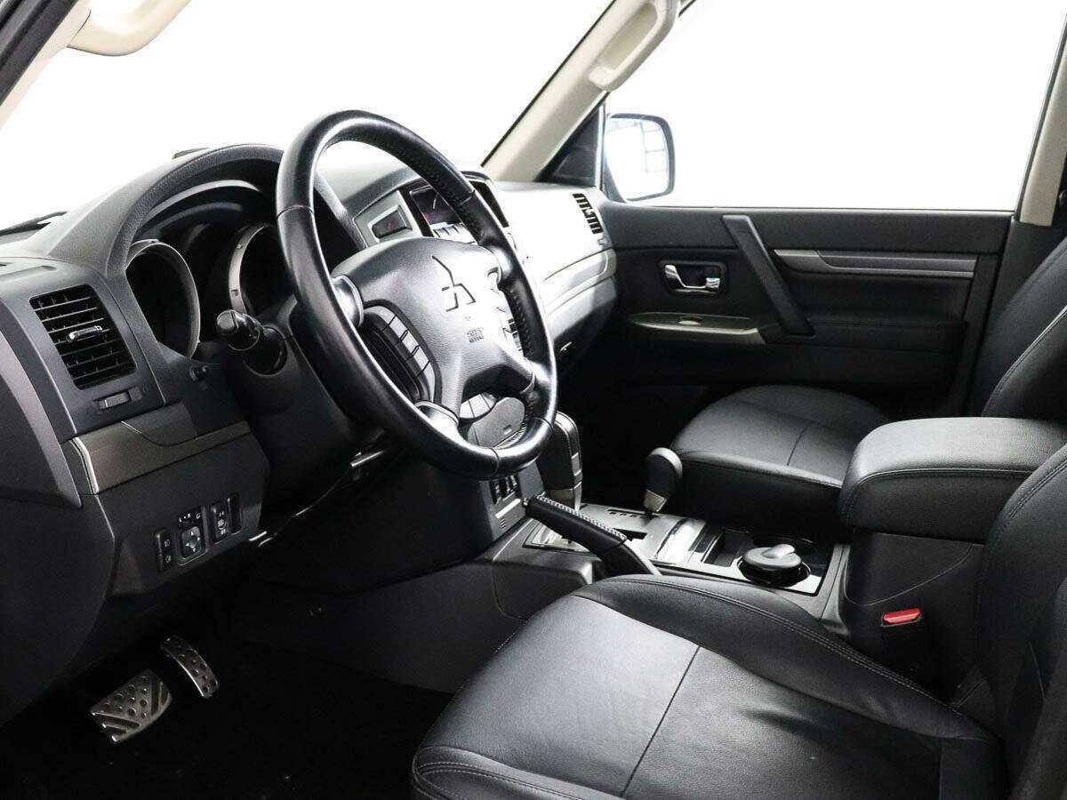 Mitsubishi Pajero б/у, 2018, Автоматическая. Фото: #7