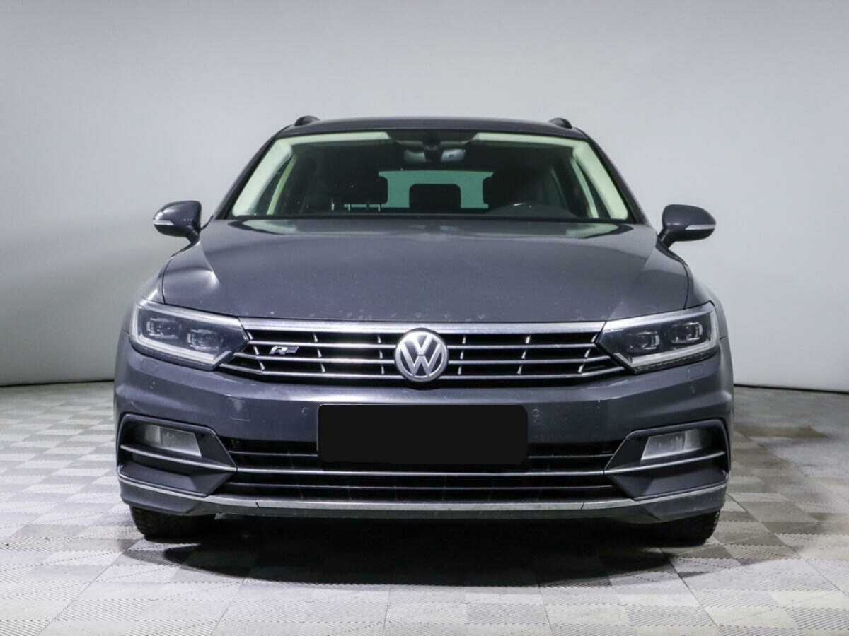 Volkswagen Passat б/у, 2017, Роботизированная. Фото: #1