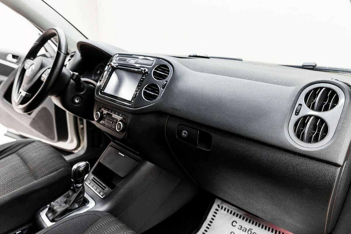 Volkswagen Tiguan б/у, 2012, Автоматическая. Фото: #11