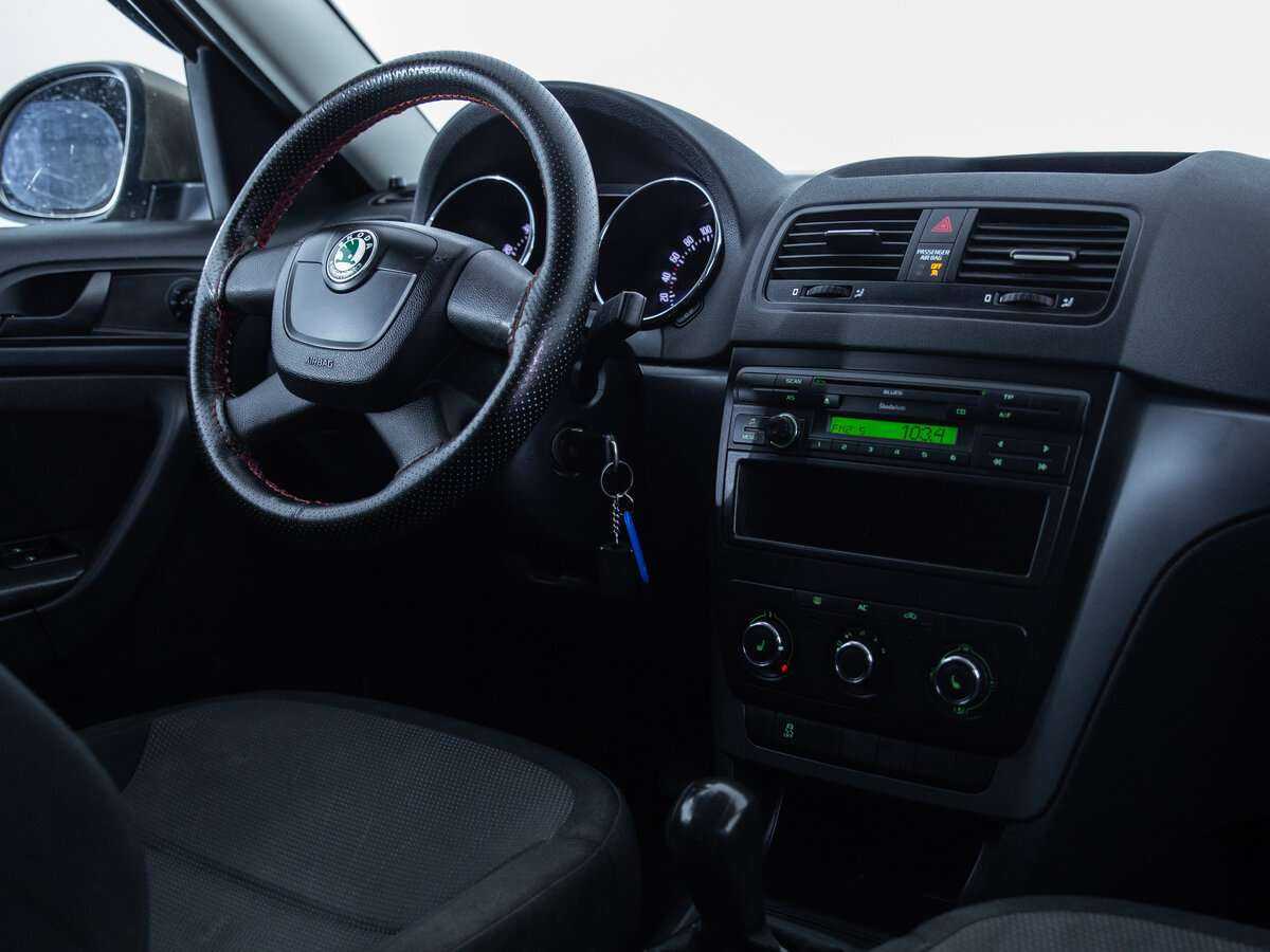 Skoda Yeti б/у, 2012, Механическая. Фото: #10
