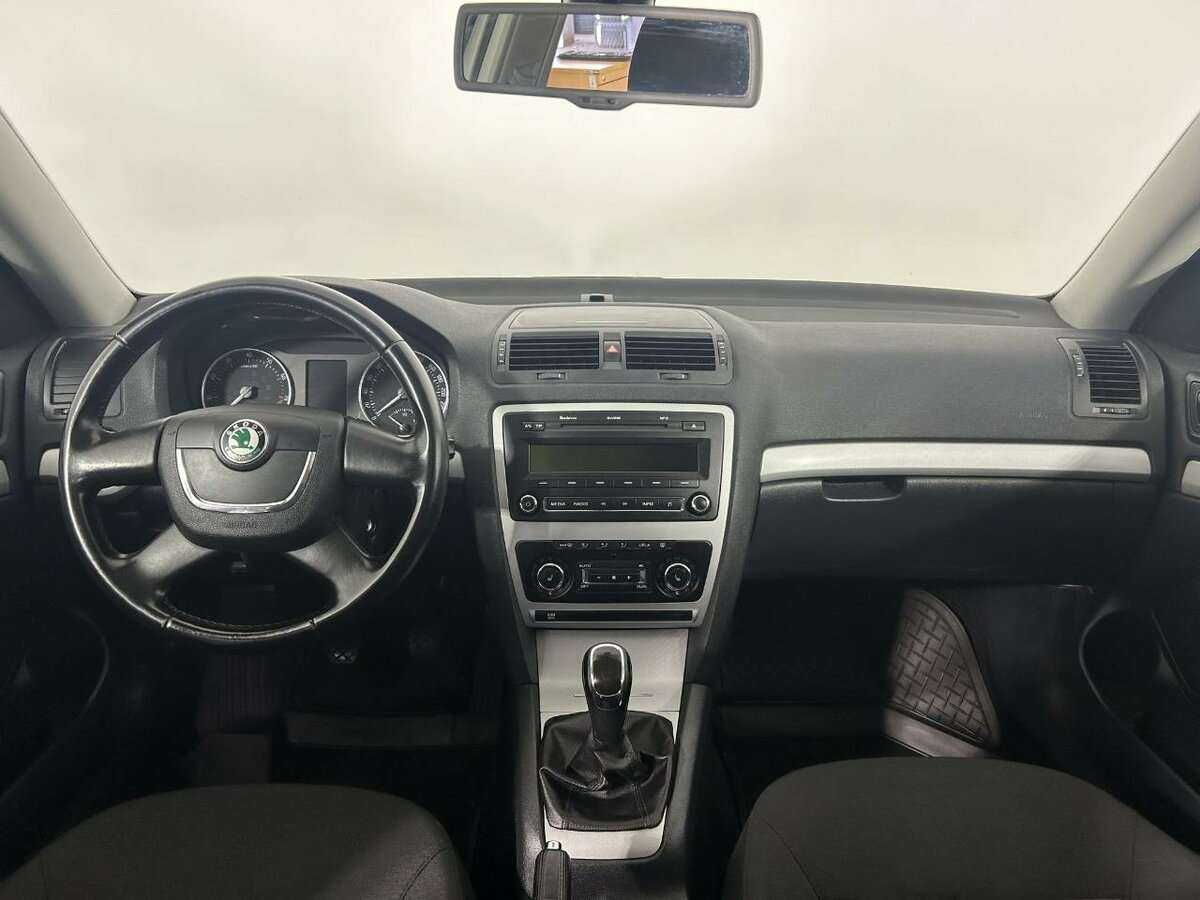 Skoda Octavia б/у, 2012, Механическая. Фото: #6