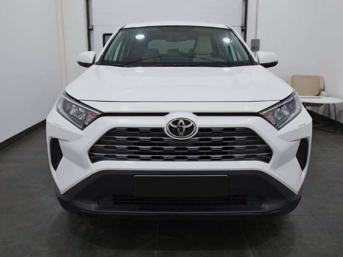 Toyota RAV4 б/у, 2020, Механическая. Фото: #1