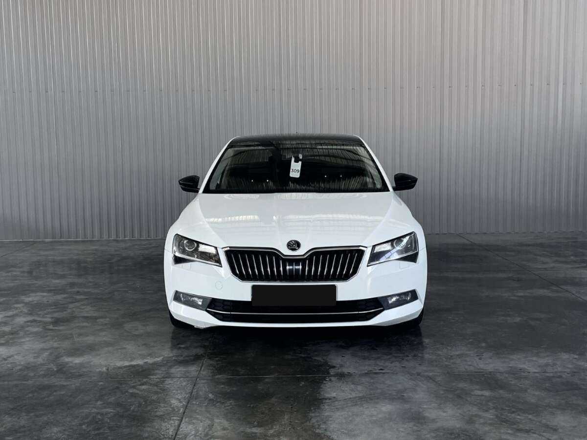 Skoda Superb б/у, 2015, Роботизированная. Фото: #1
