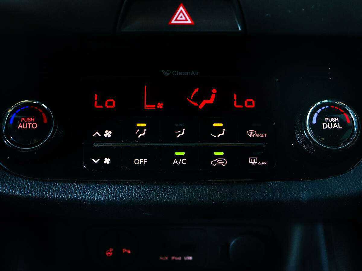 Kia Sportage б/у, 2012, Автоматическая. Фото: #11
